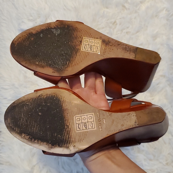 BCBGMazAzria Lennox Leather Wedge Sandals - Picture 5 of 9